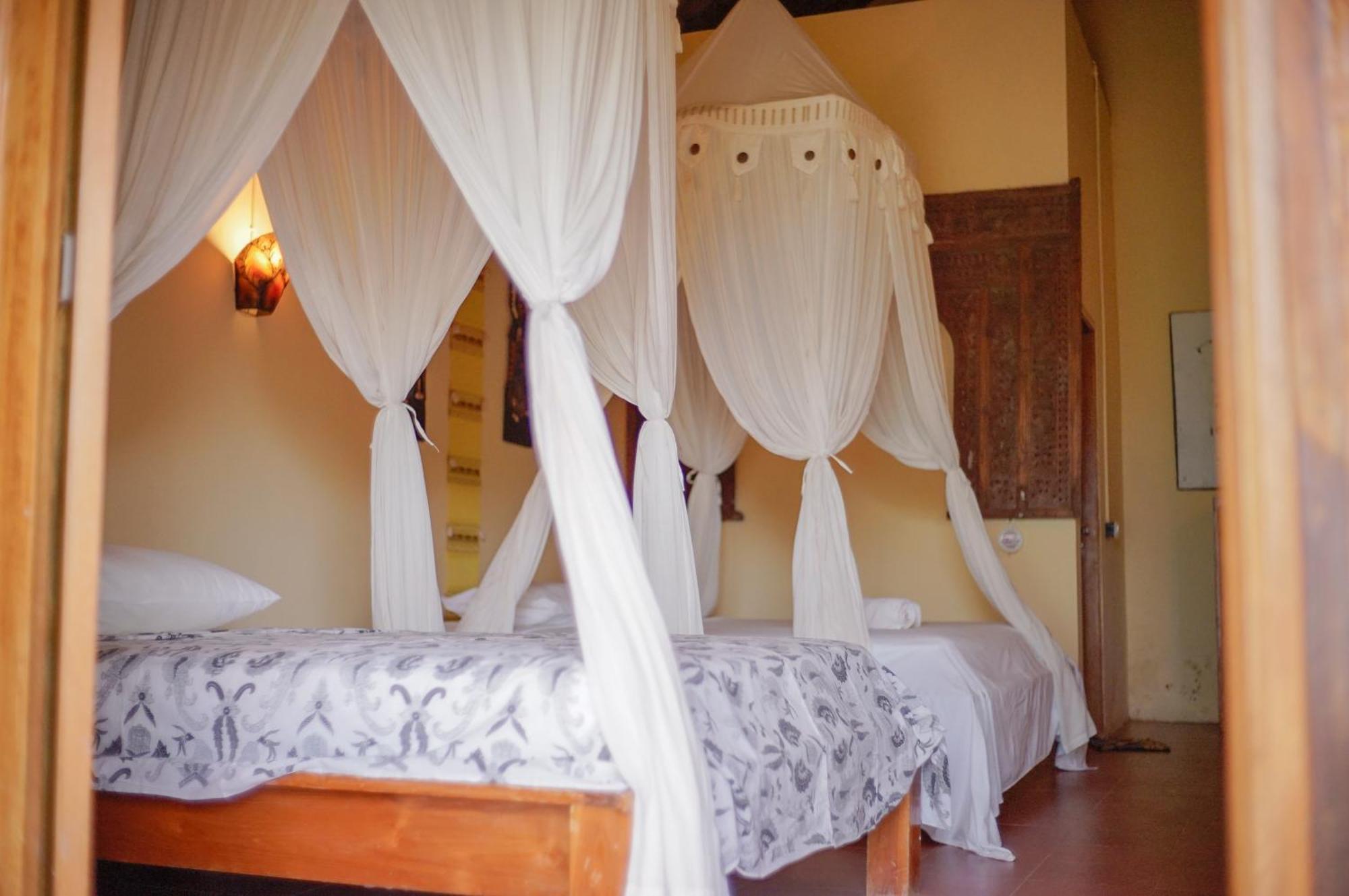 Yut'S Inn Flower Paradise Gili Gede Exterior photo
